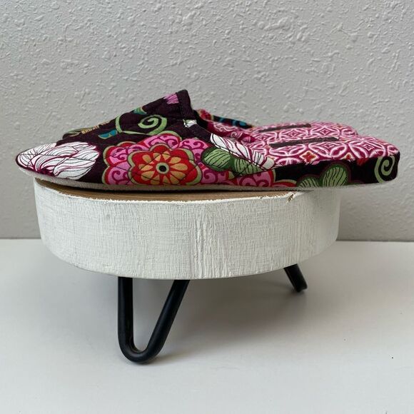 Vera Bradley Floral Slippers Size S (5-6) EUC - Picture 3 of 5